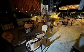 STUDIO 304 | WIFI 600MB | RESIDENCIAL JC, um lugar para ficar.